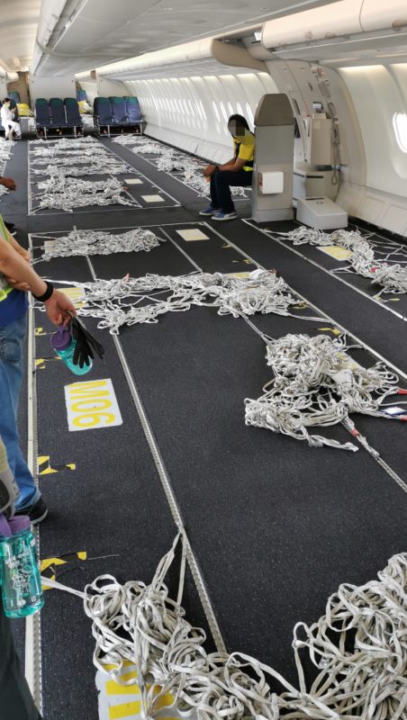 Aircraft floor with ropes