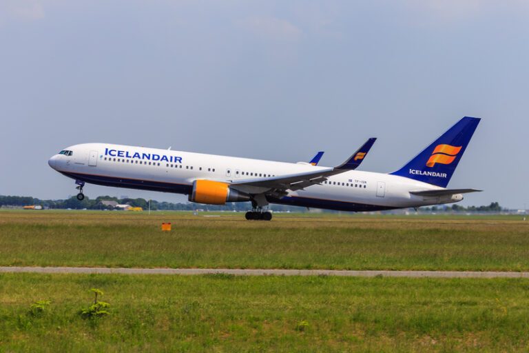 Icelandair Boeing 767-300