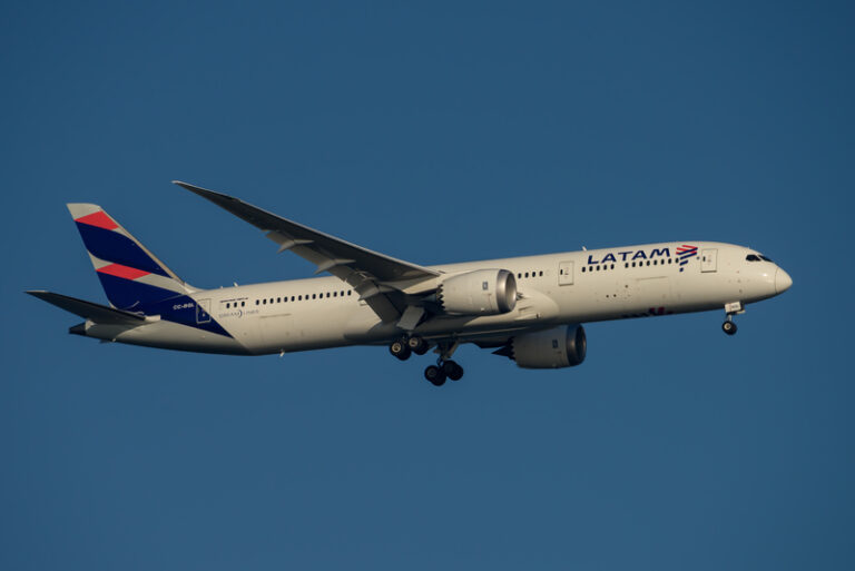 Latam Airlines Boeing 787