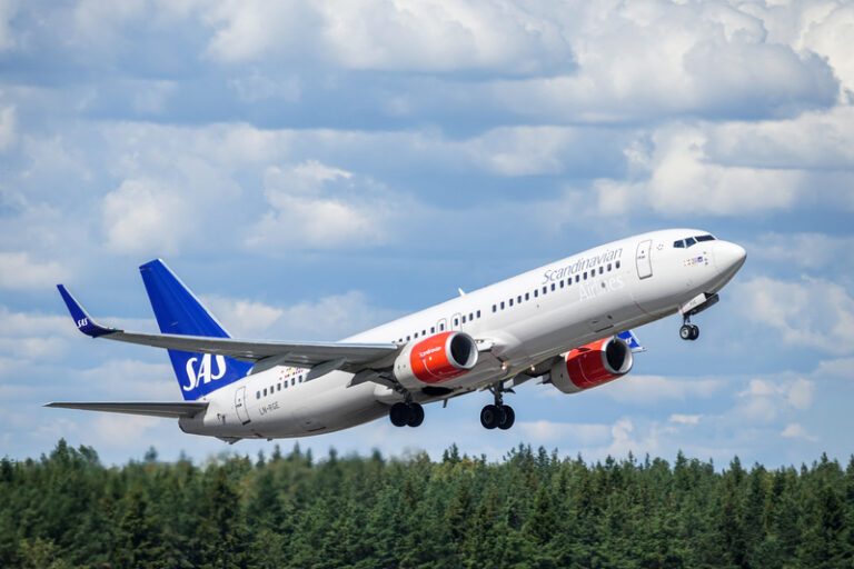 SAS Scandinavian Airlines Boeing 737-800