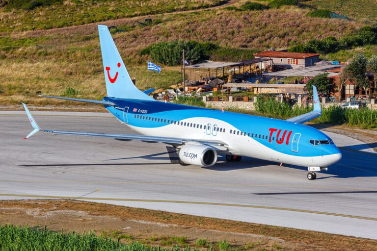 TUI Airways Boeing 737-800