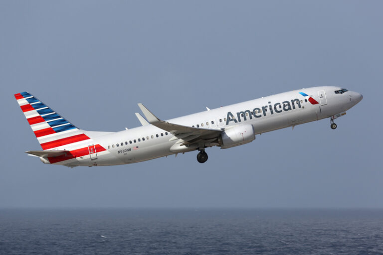 American Airlines Boeing 737-800