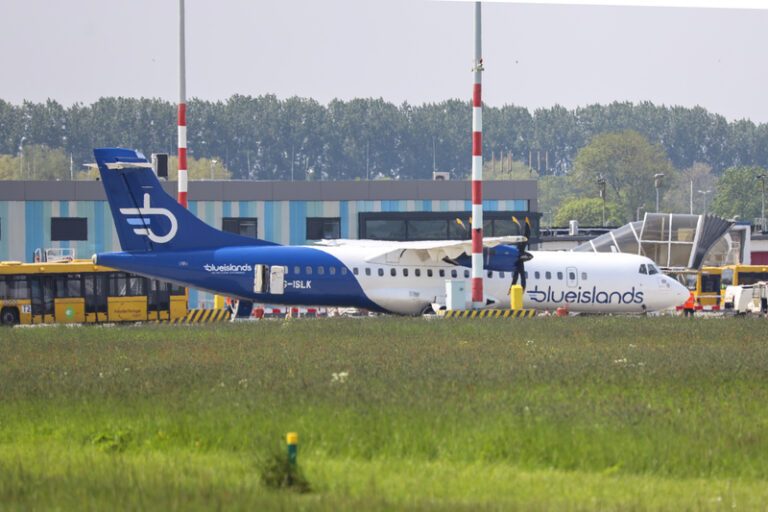 Blue Islands ATR 72-500