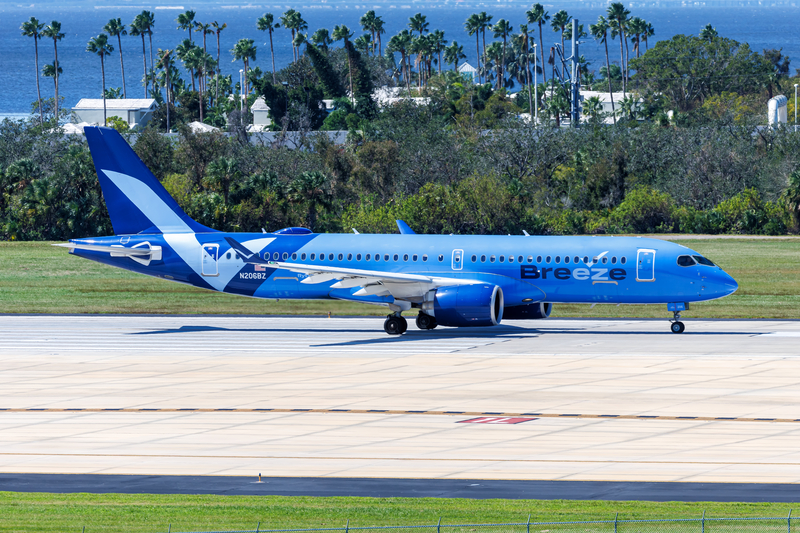 Breeze Airways Airbus A220-300