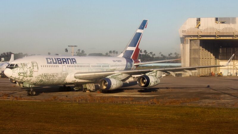 Cubana IL-96 (CU-T1254)