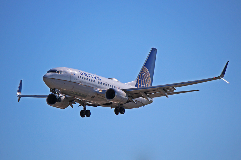 United Airlines Boeing 737-700
