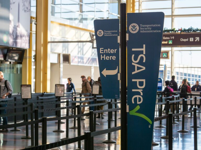 TSA precheck fast lane line