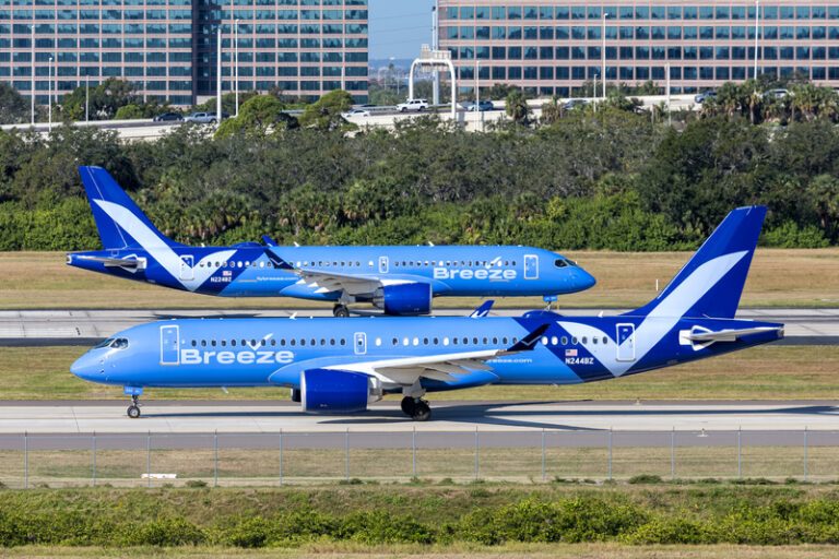 Breeze Airways Airbus A220-300
