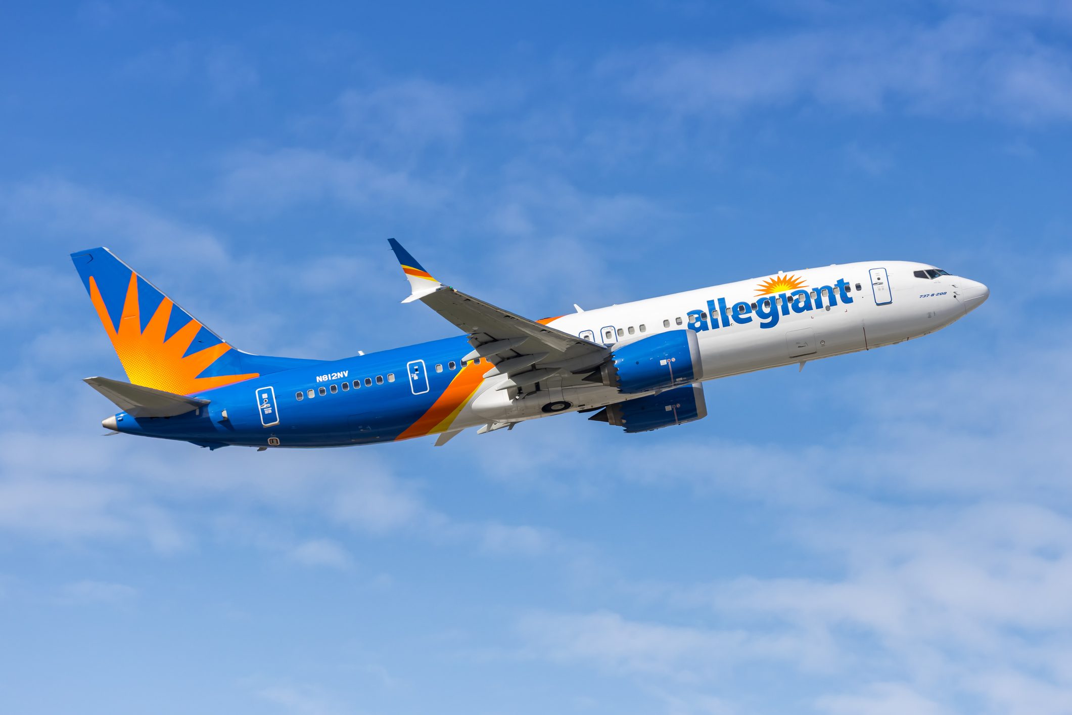Allegiant Breaks From ULCC Playbook With First-Class Cabin and Free Drinks