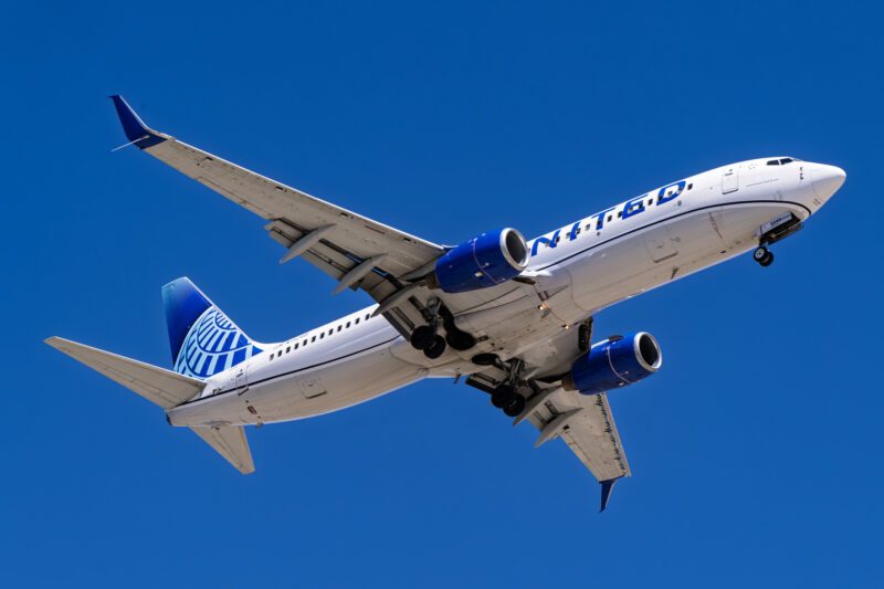United Airlines Boeing 737-800