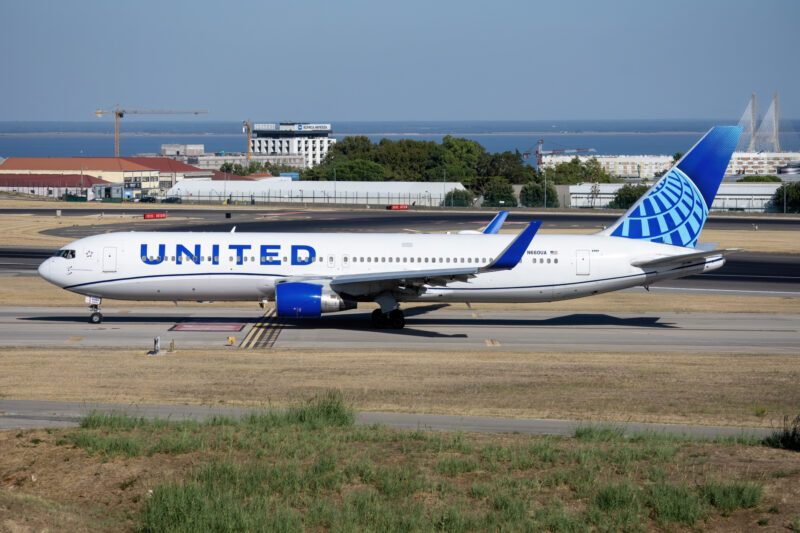 United Airlines Boeing 767-300