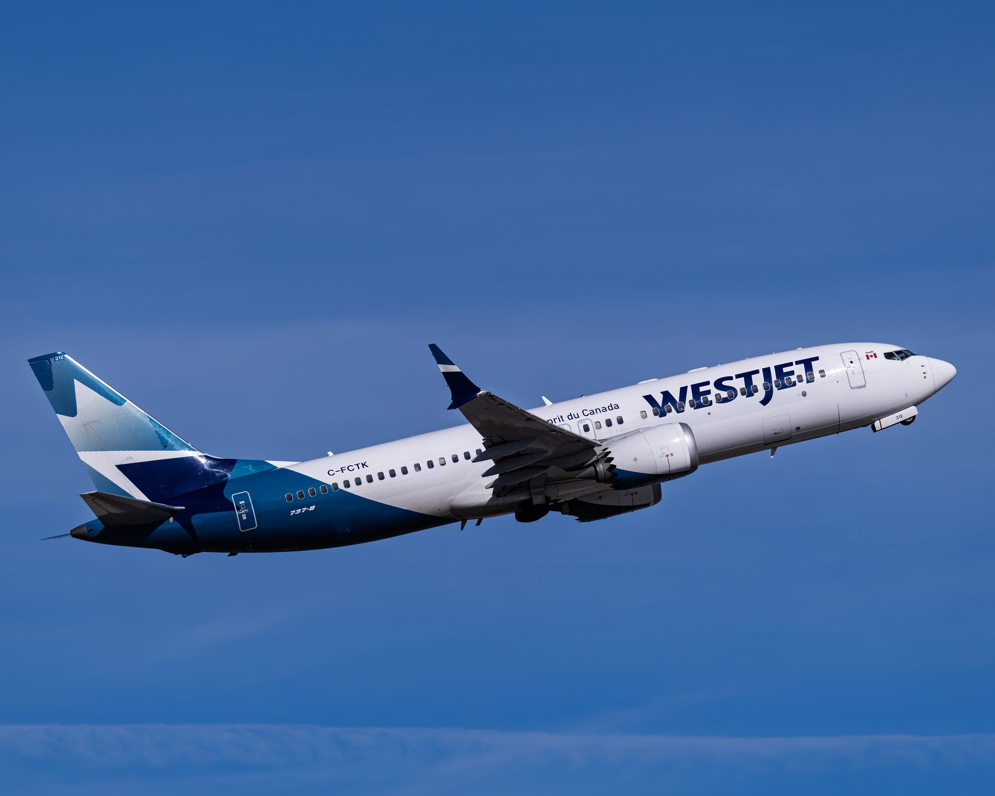 WestJet Faces August Shutdown Risk After 99.4% Flight Attendant Strike Vote