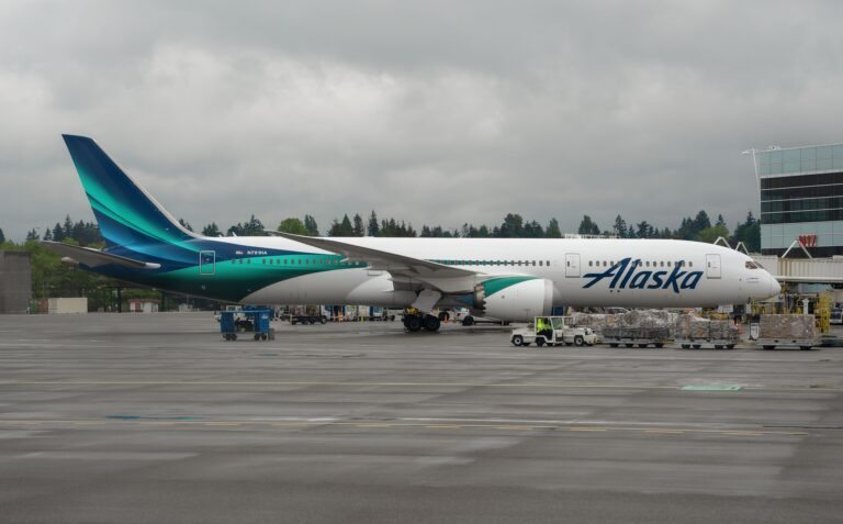 Alaska Airlines Boeing 787-9 Dreamliner