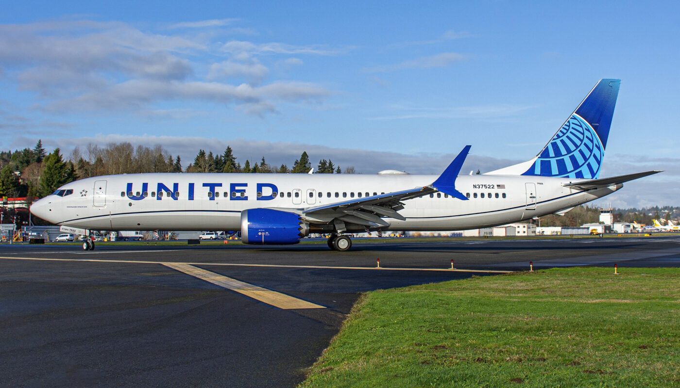 United Extends Base Fares to First and Business Class
