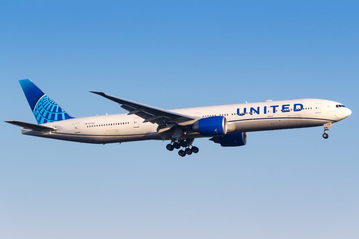 United Airlines Boeing 777-300ER