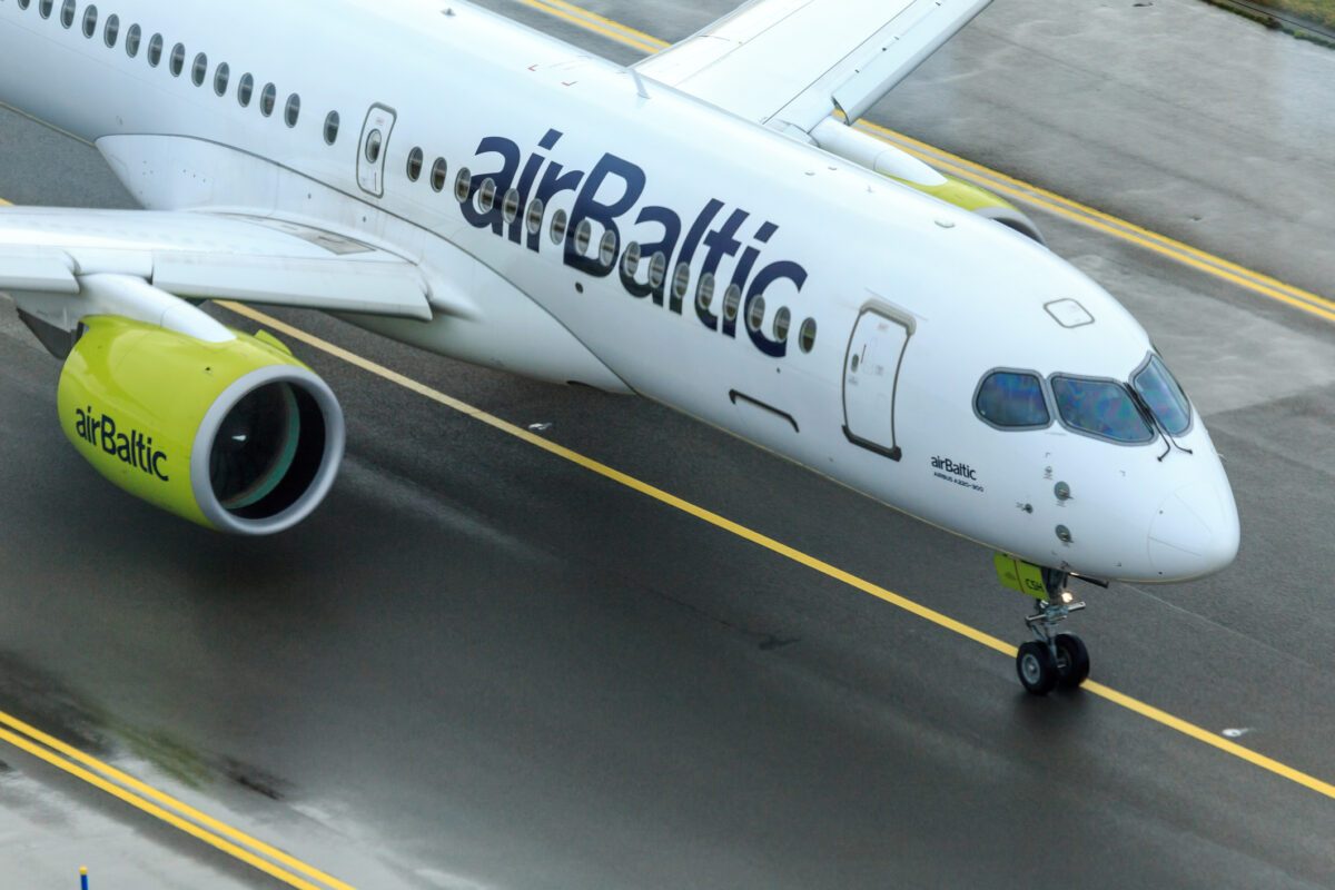 AirBaltic Airbus A220