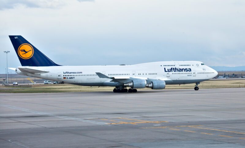 Lufthansa Sets 2027 Exit for Last Eight Boeing 747-400s