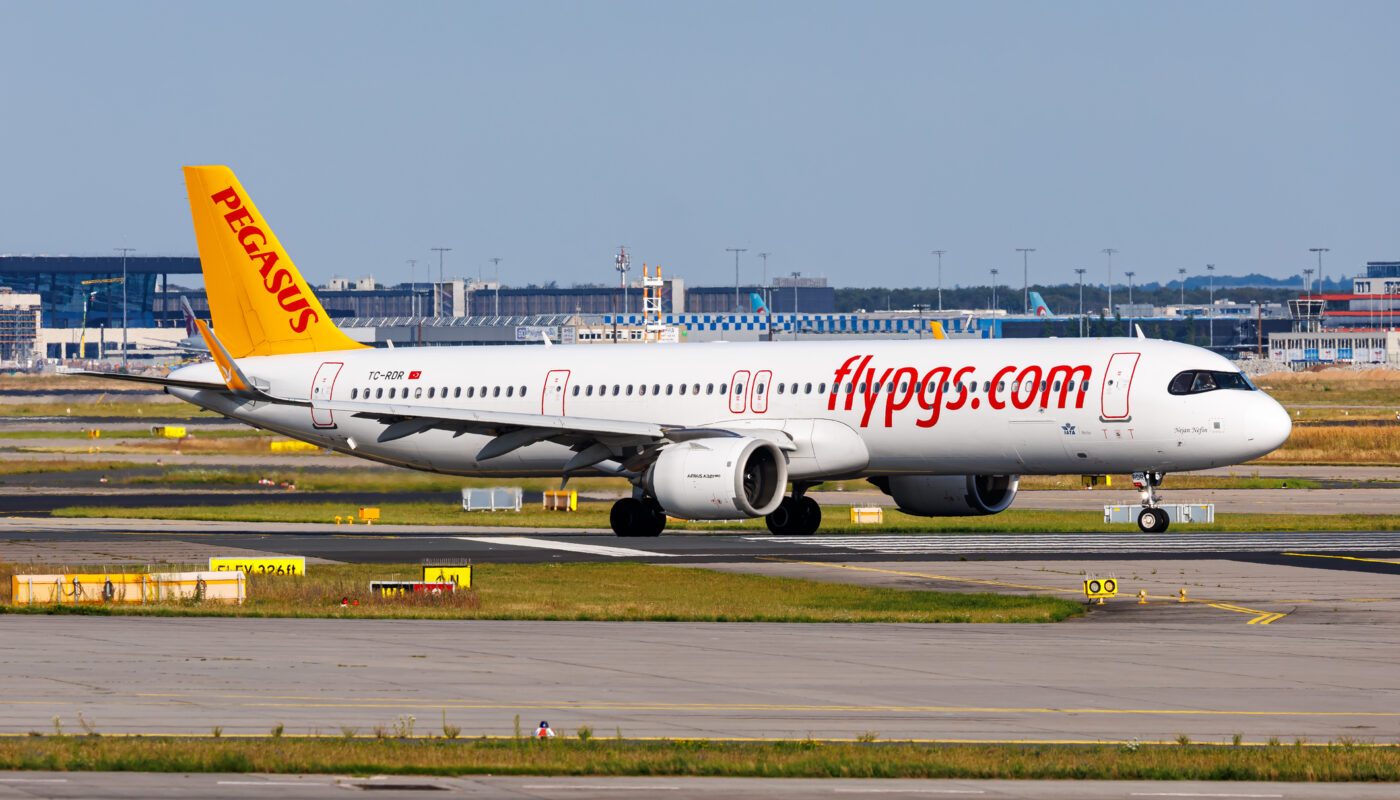 Pegasus A321neo Turns Wrong Way Onto Frankfurt Runway 18