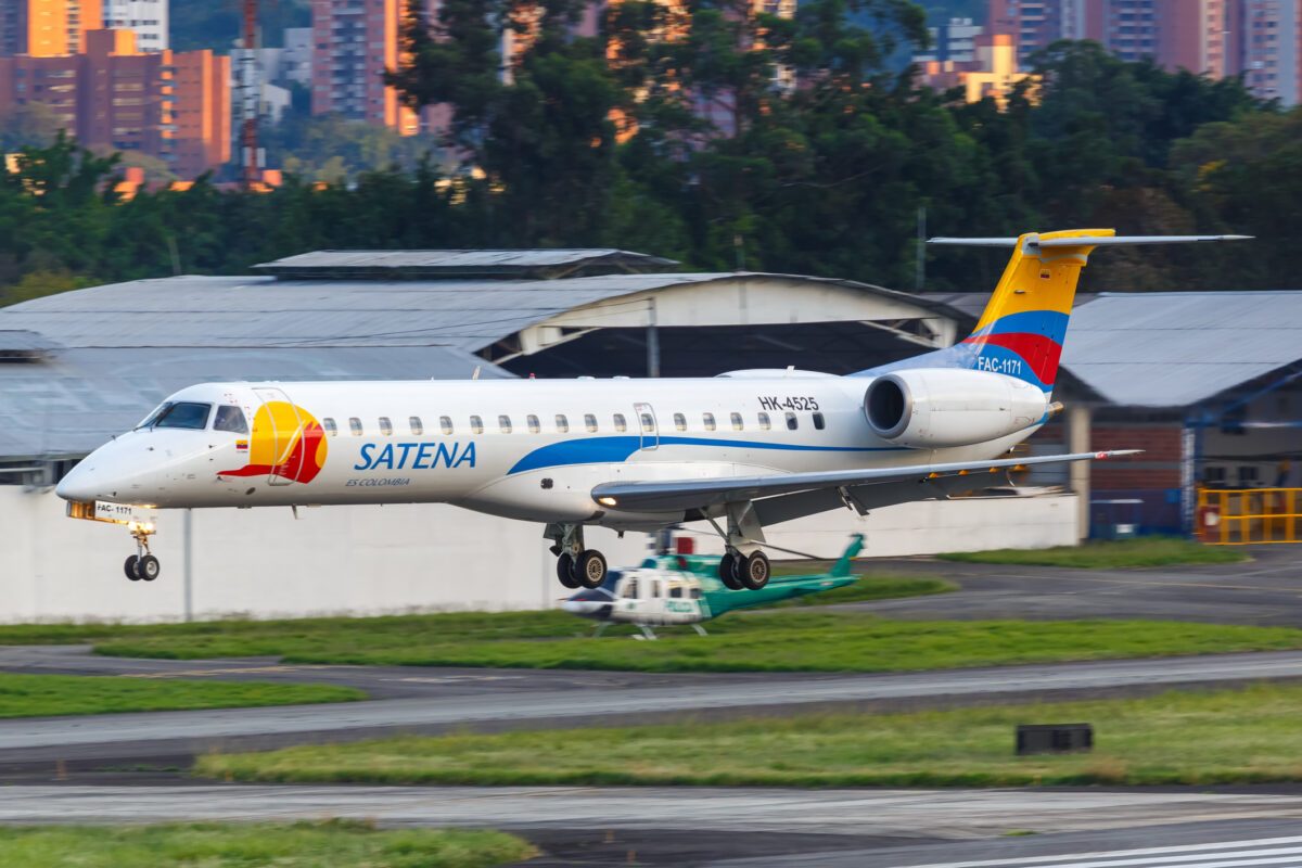 Satena Embraer 145
